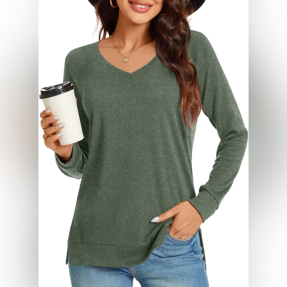Women's Green V-Neck Long Sleeve Top